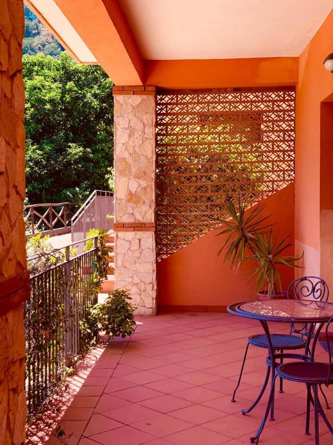 Villa Il Giardino Delle Zagare à Calatabiano Extérieur photo